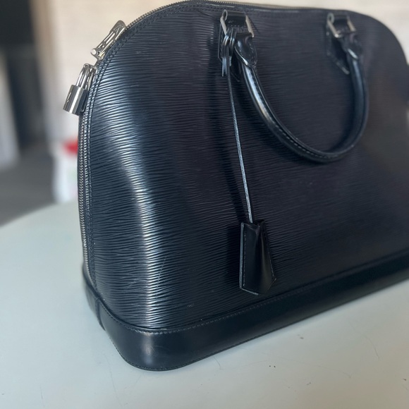 COPY - Alma Pm Epi Noir black leather Louis Vuitton tote - Picture 13 of 15